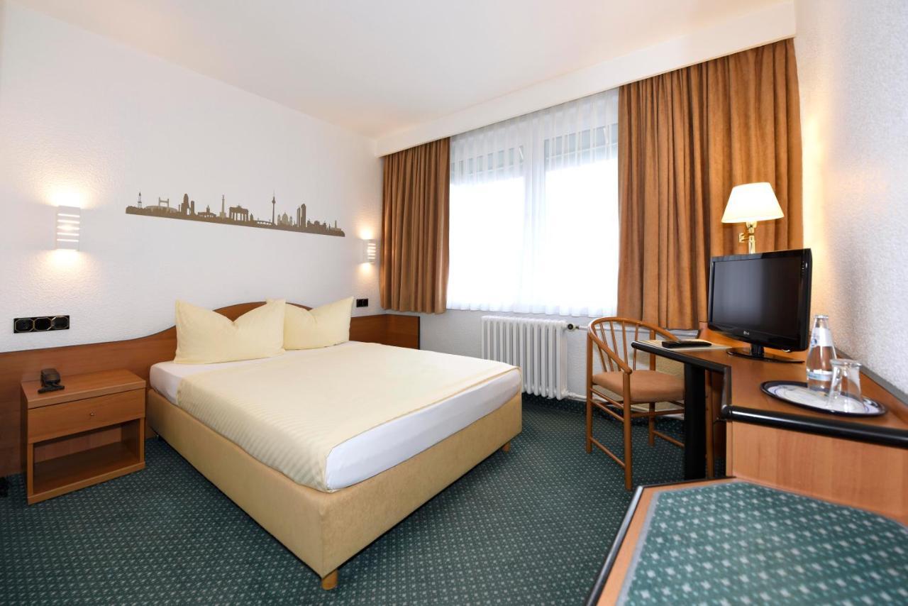 Lat Hotel & Apartmenthaus Berlin Eisenhüttenstadt Esterno foto