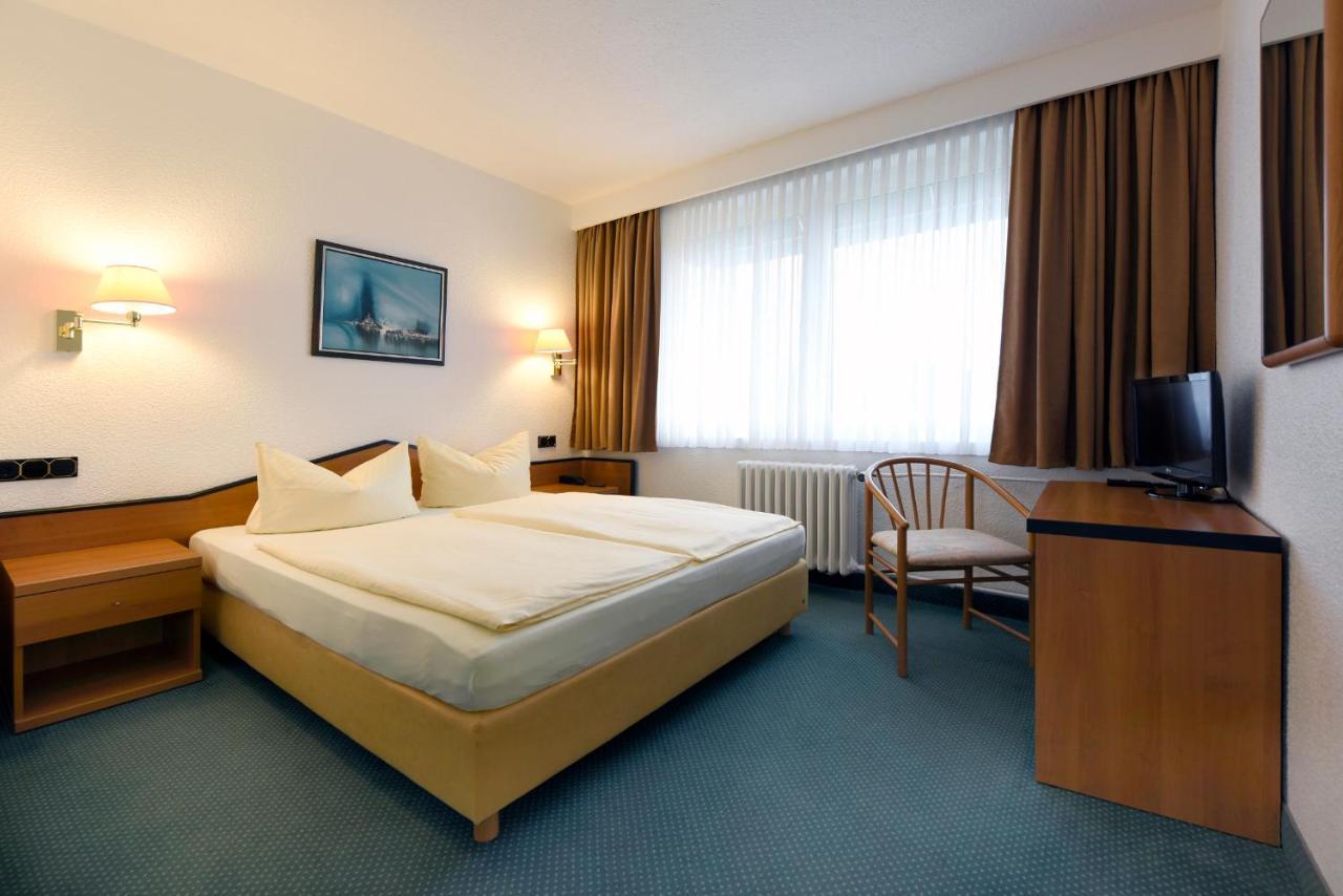 Lat Hotel & Apartmenthaus Berlin Eisenhüttenstadt Esterno foto