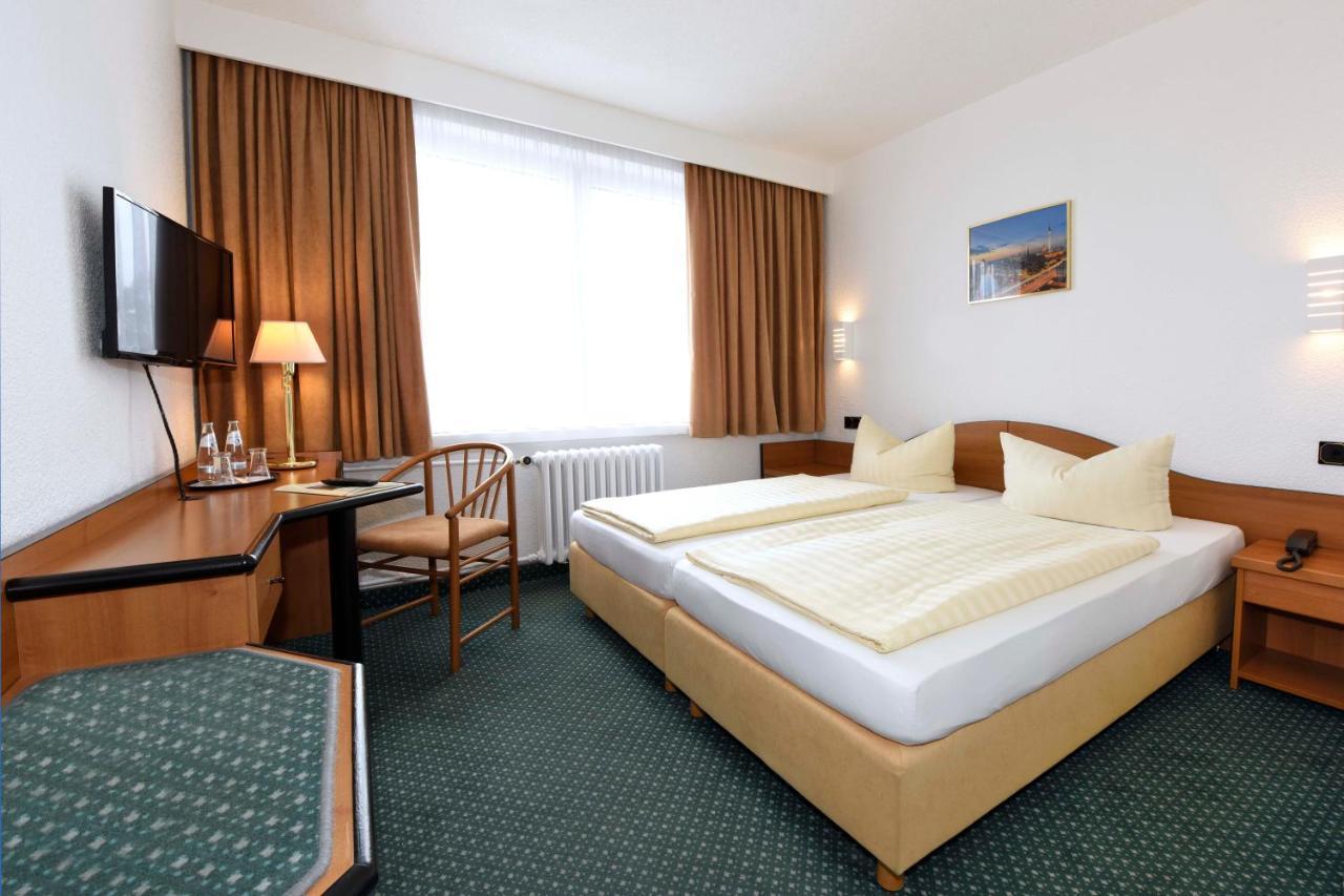 Lat Hotel & Apartmenthaus Berlin Eisenhüttenstadt Esterno foto