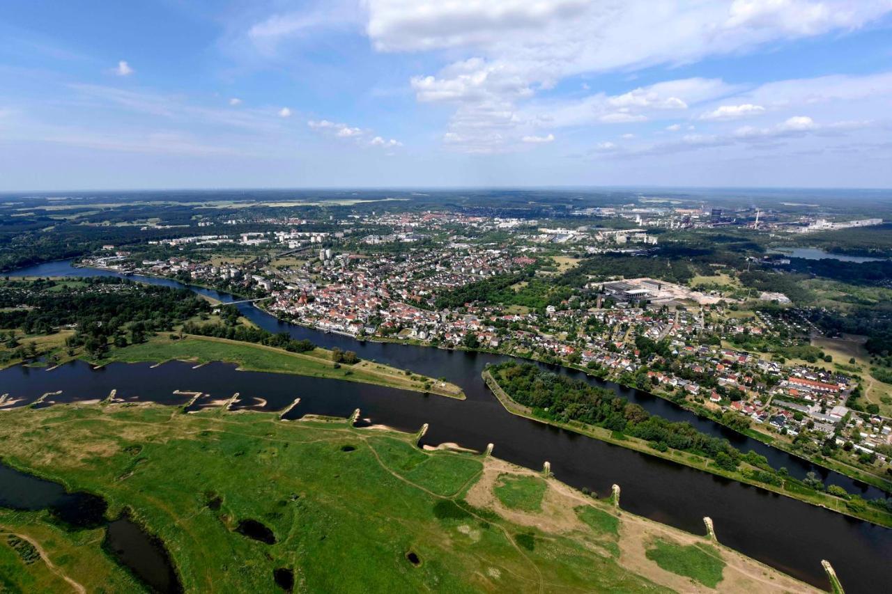 Lat Hotel & Apartmenthaus Berlin Eisenhüttenstadt Esterno foto