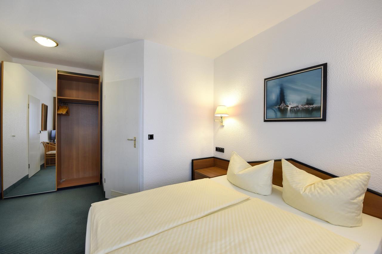 Lat Hotel & Apartmenthaus Berlin Eisenhüttenstadt Esterno foto