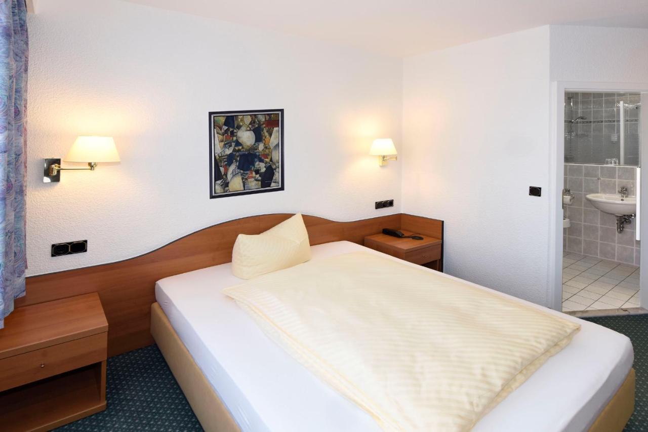 Lat Hotel & Apartmenthaus Berlin Eisenhüttenstadt Esterno foto