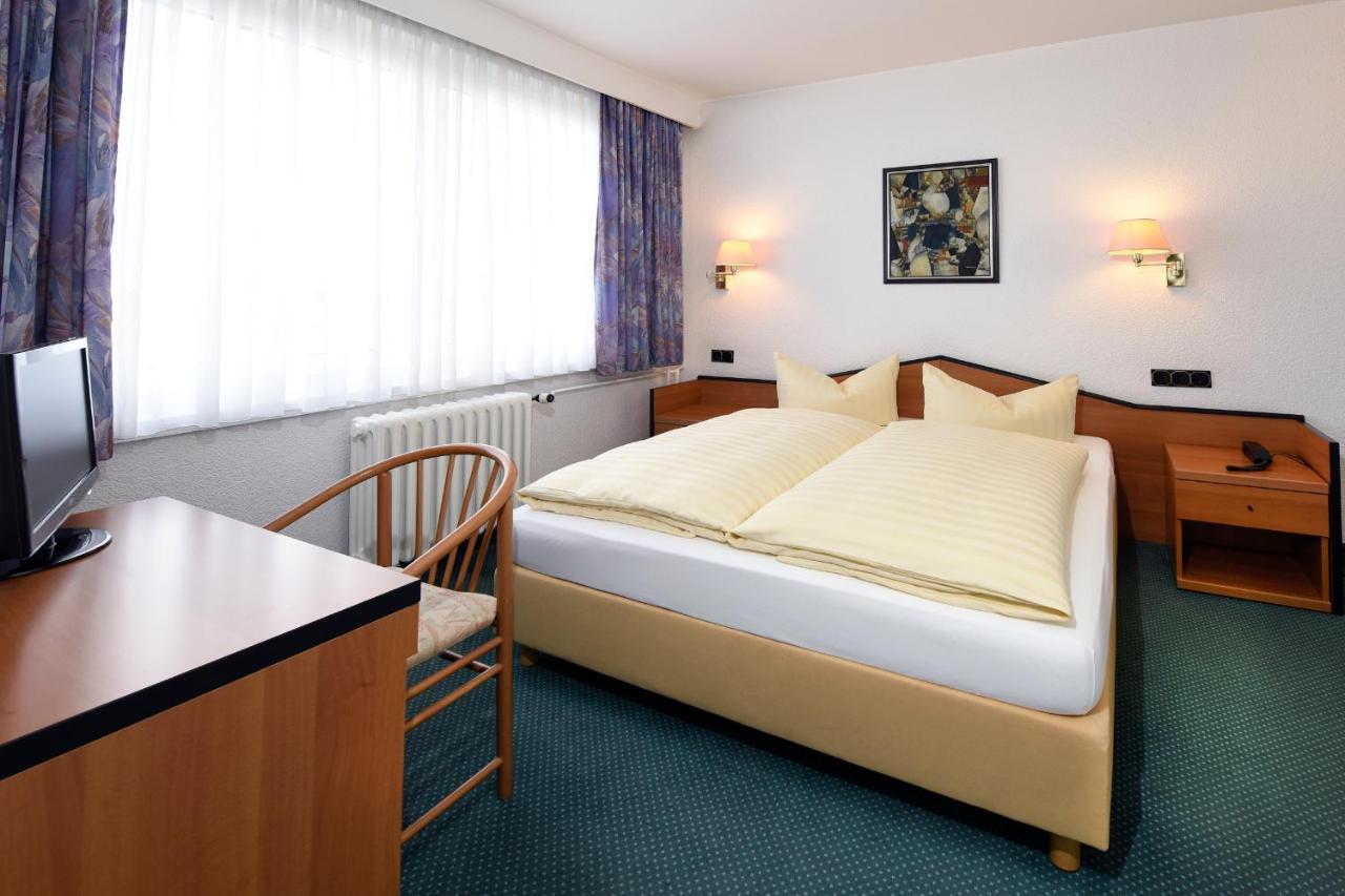 Lat Hotel & Apartmenthaus Berlin Eisenhüttenstadt Esterno foto